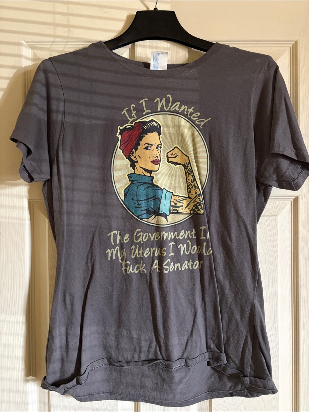 Source Unknown Charcoal Gray Women's Graphic Tee with Rosie-Style Illustration